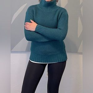 lululemon turquoise winter sweater with side zip